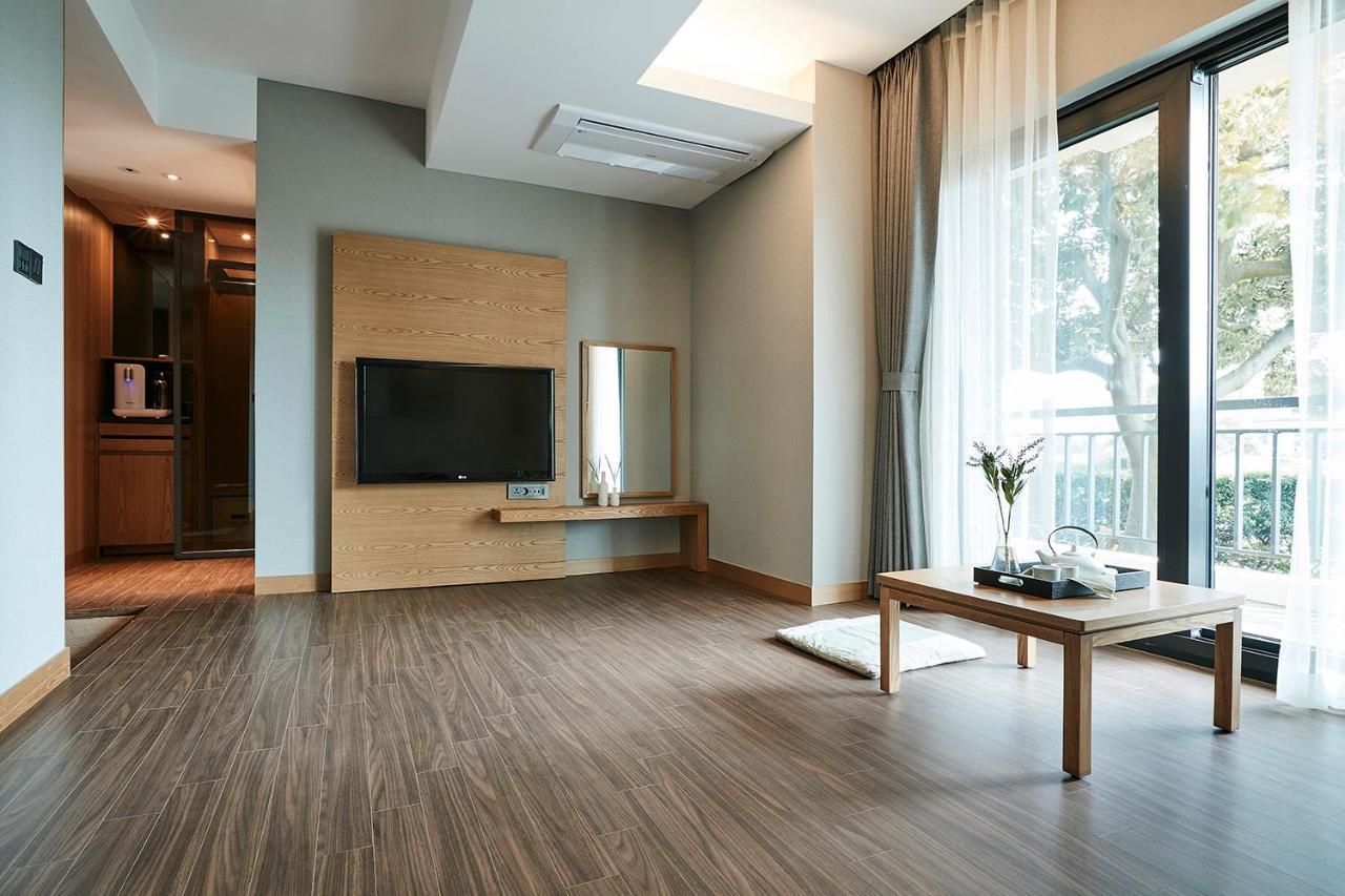 The Suites Hotel Jeju Seogwipo Exterior foto