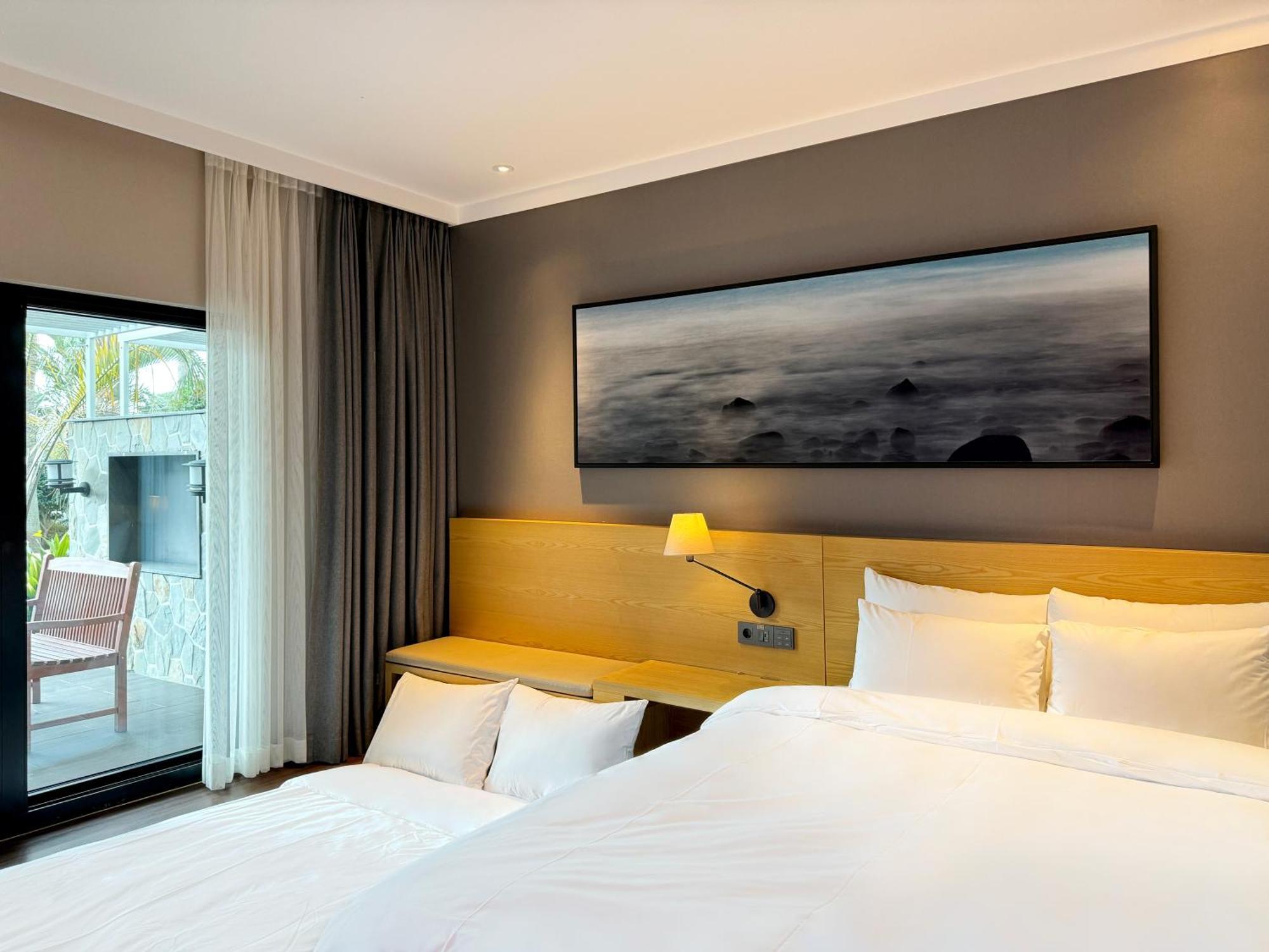 The Suites Hotel Jeju Seogwipo Exterior foto