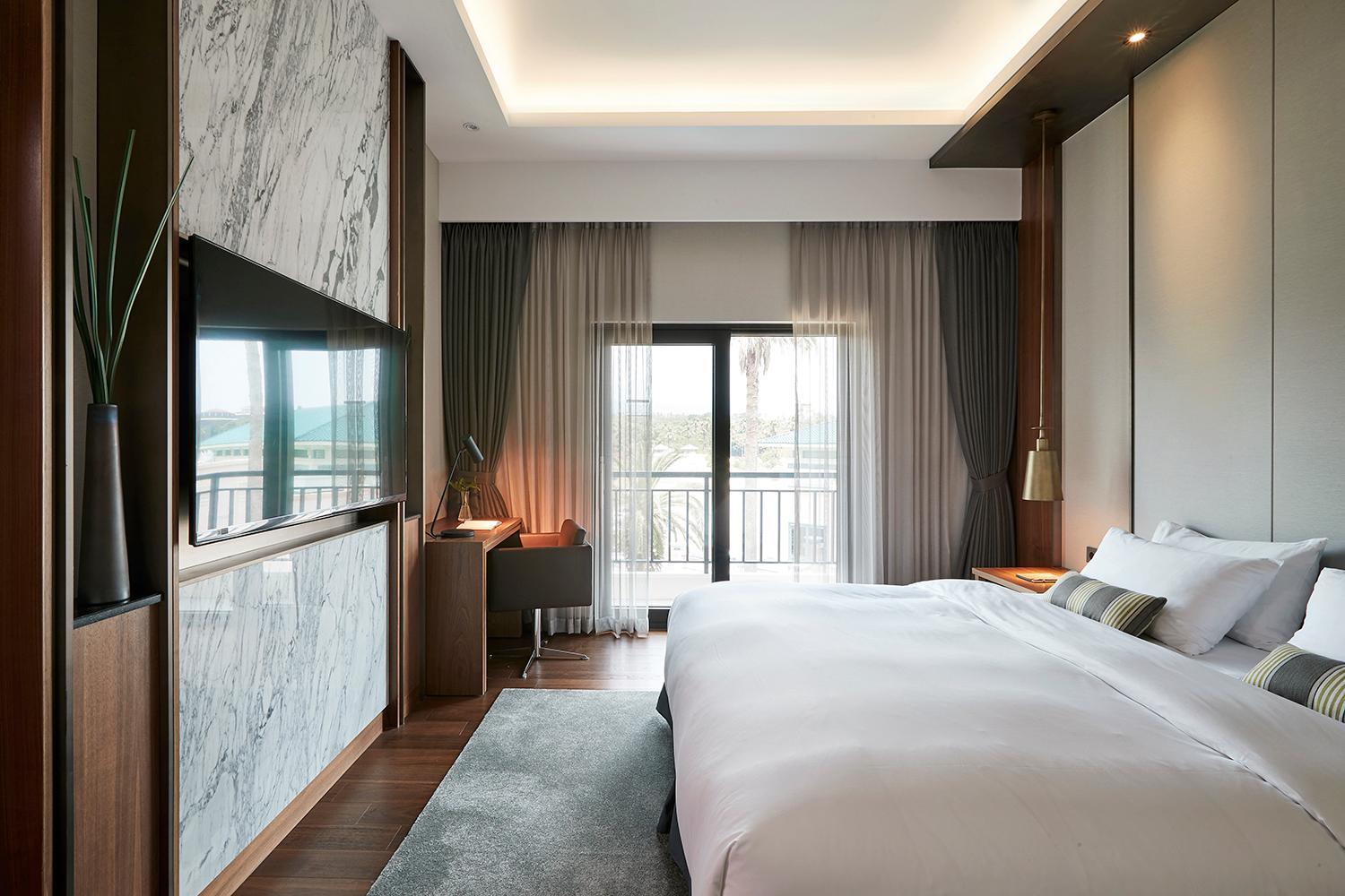 The Suites Hotel Jeju Seogwipo Exterior foto