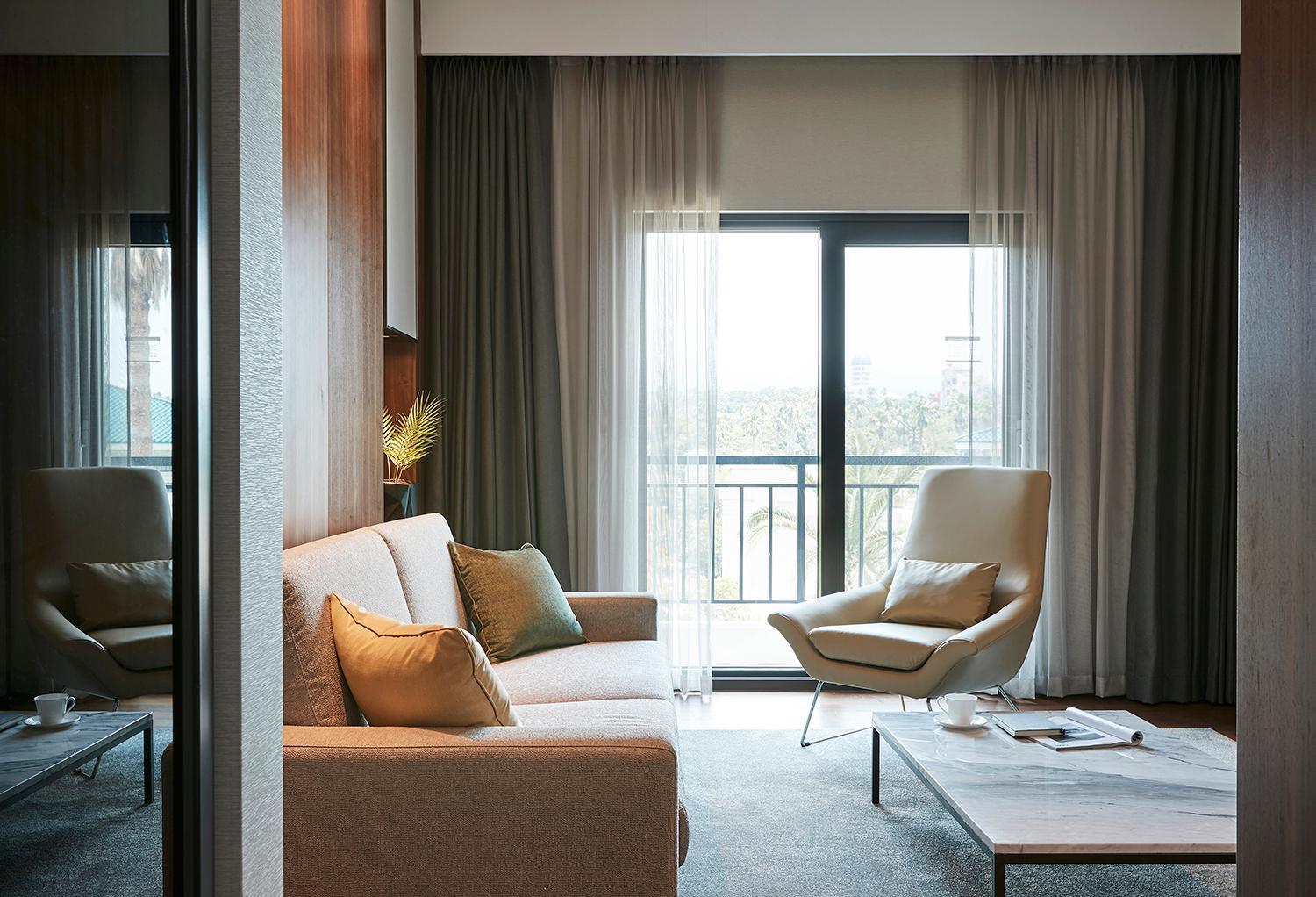 The Suites Hotel Jeju Seogwipo Exterior foto