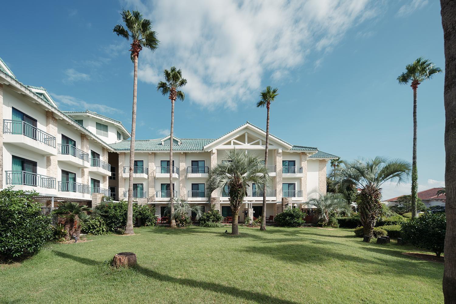 The Suites Hotel Jeju Seogwipo Exterior foto