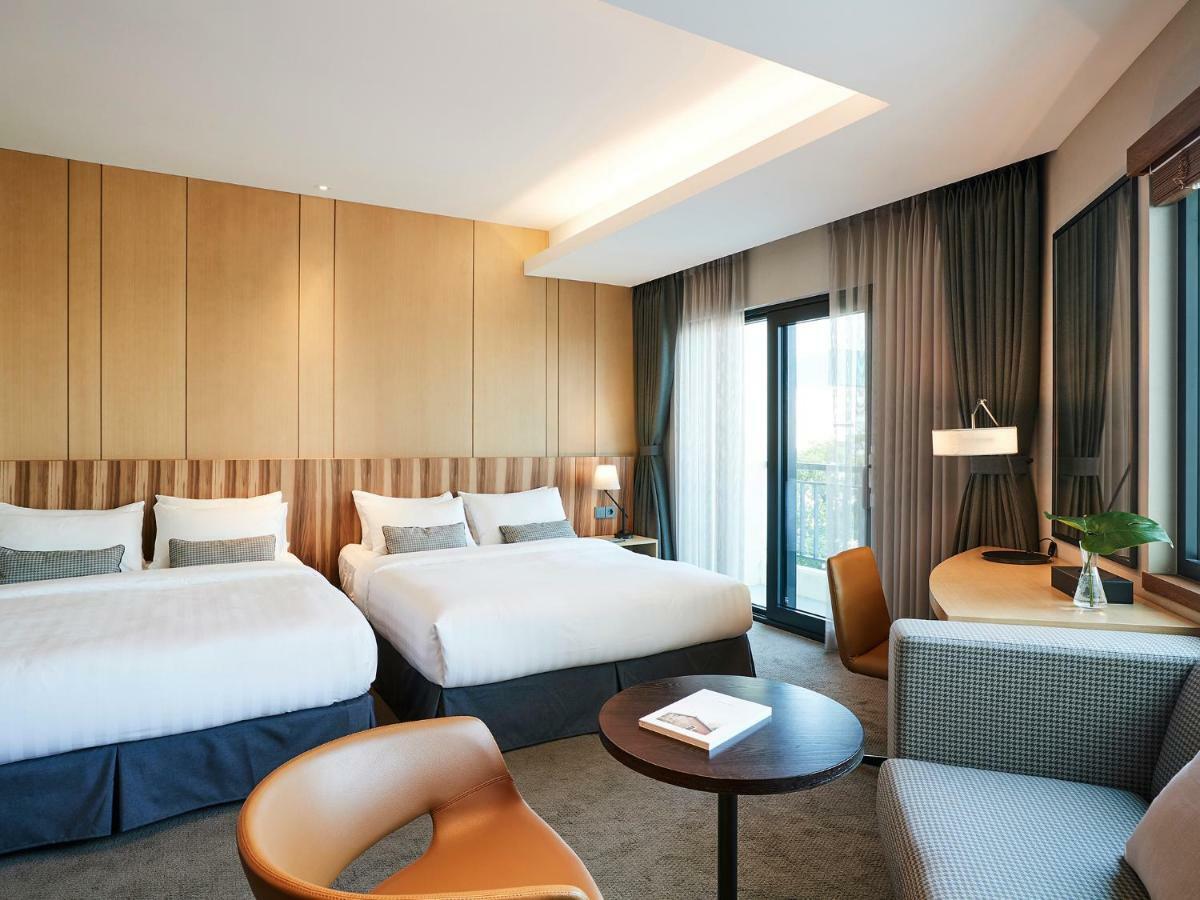 The Suites Hotel Jeju Seogwipo Exterior foto